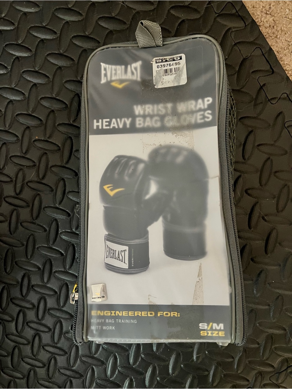 Everlast Black and Yellow Heavy Bag Wrist Wrap Gloves